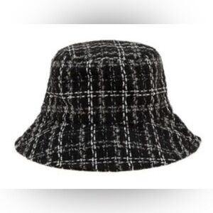 ODIVA Elegant Black and White Checkered Women's Bucket Hat